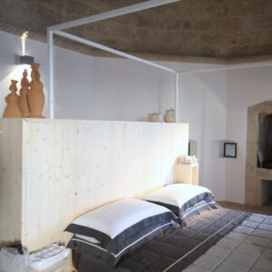 letto di una dimora all'interno del castello di Corigliano D'Otranto