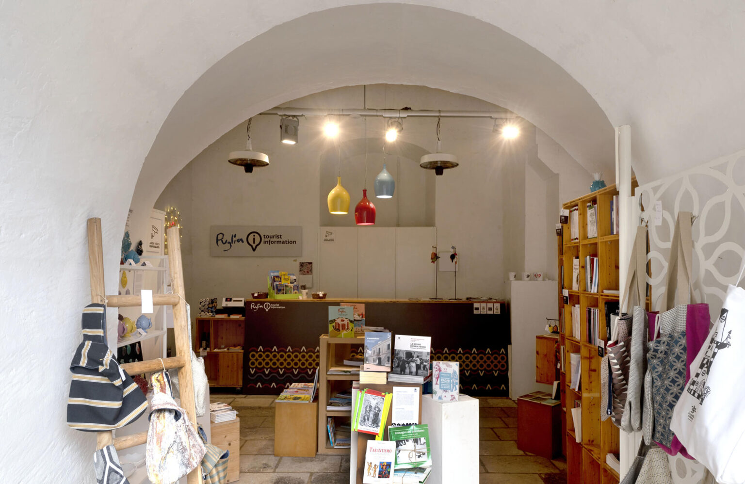 Bookshop_CastelloVolante_02